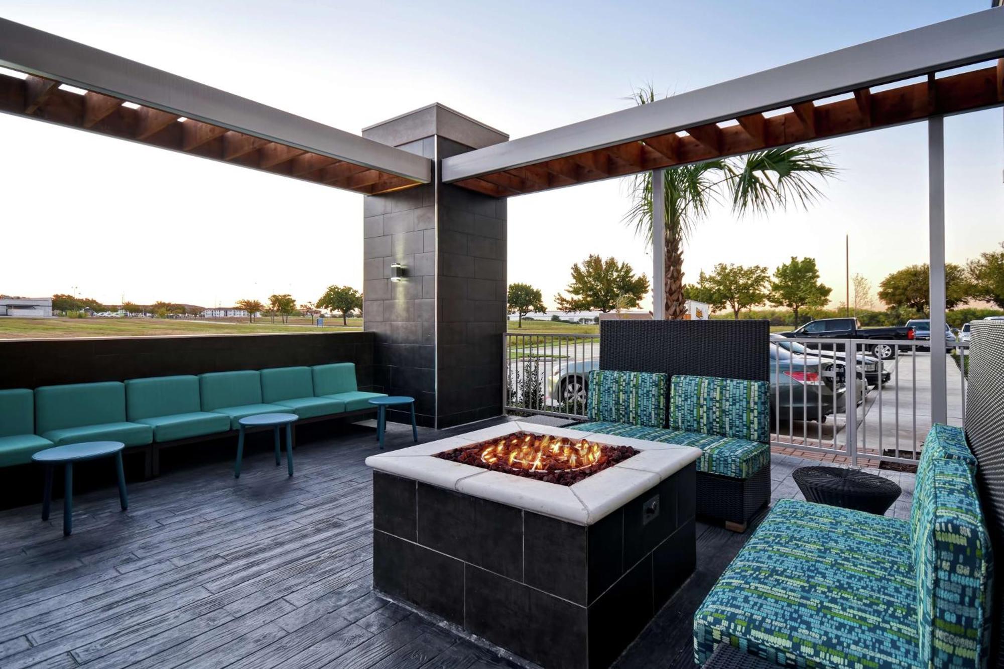 Home2 Suites By Hilton Fort Worth Fossil Creek מראה חיצוני תמונה
